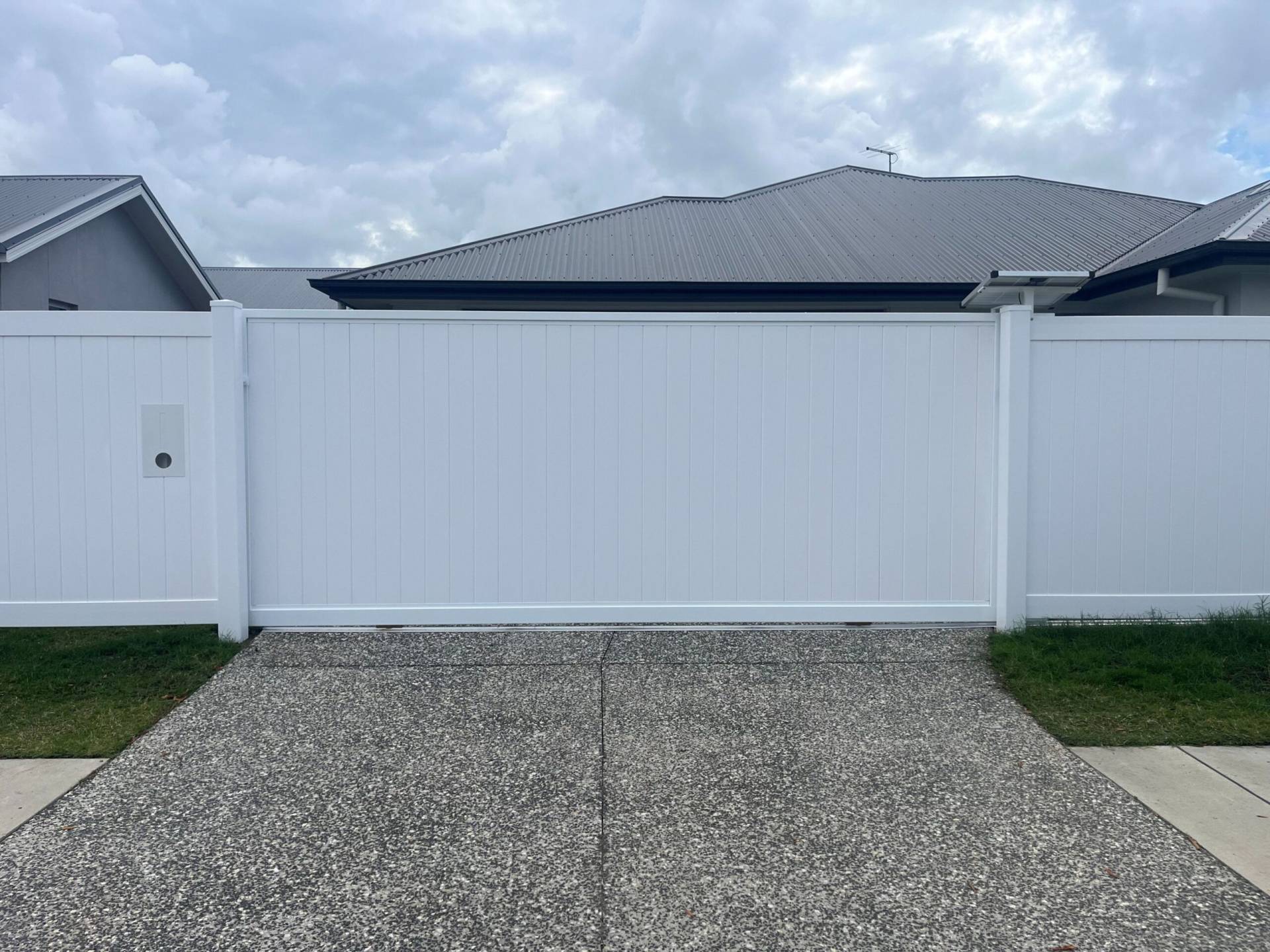 Sliding PVC gate