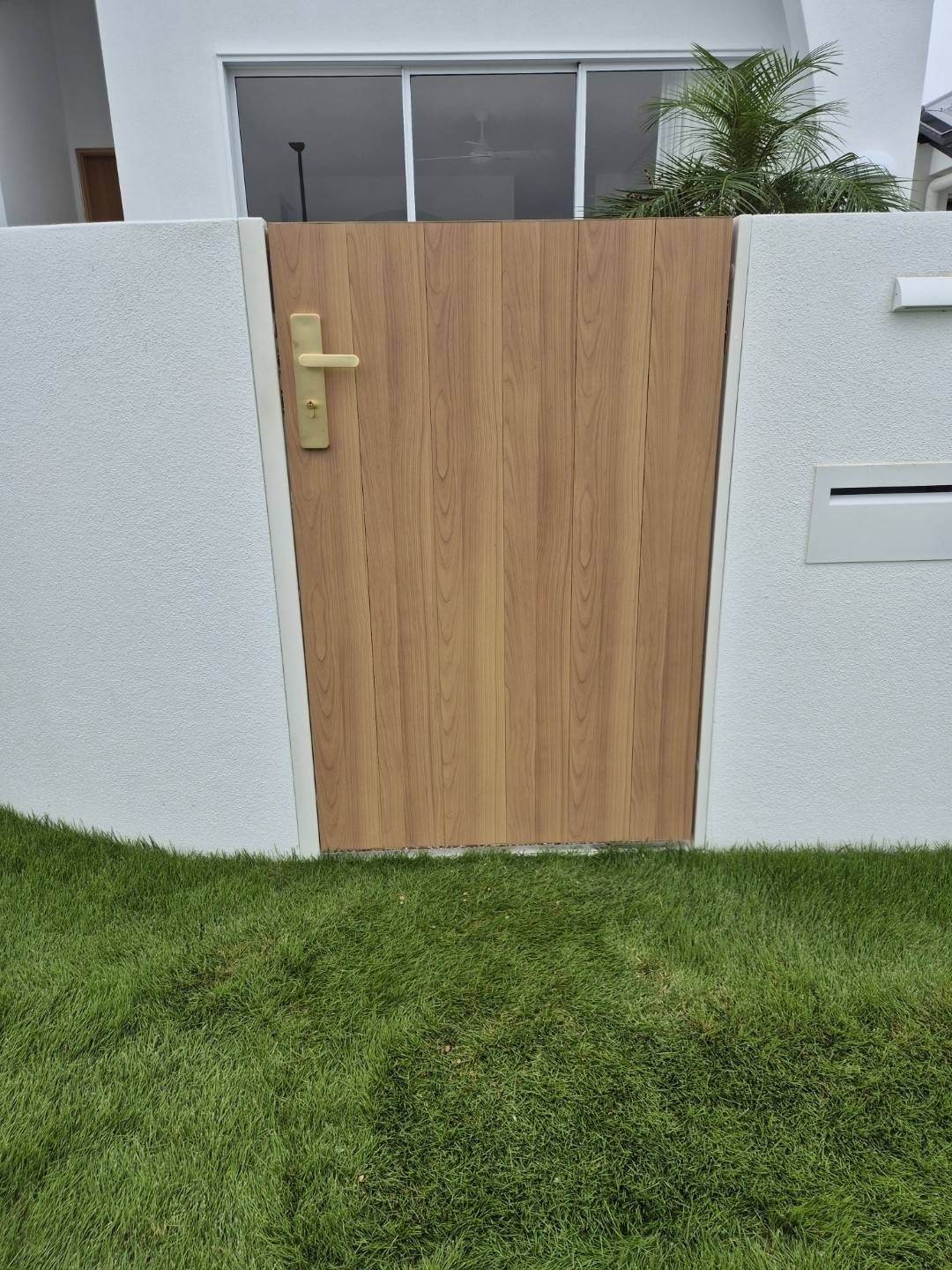 250403 TImber look ped gate pic 1 (1)